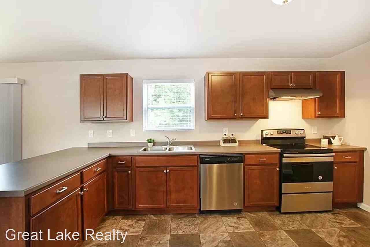 8806 Tiburon Ln - Photo 2 of 25