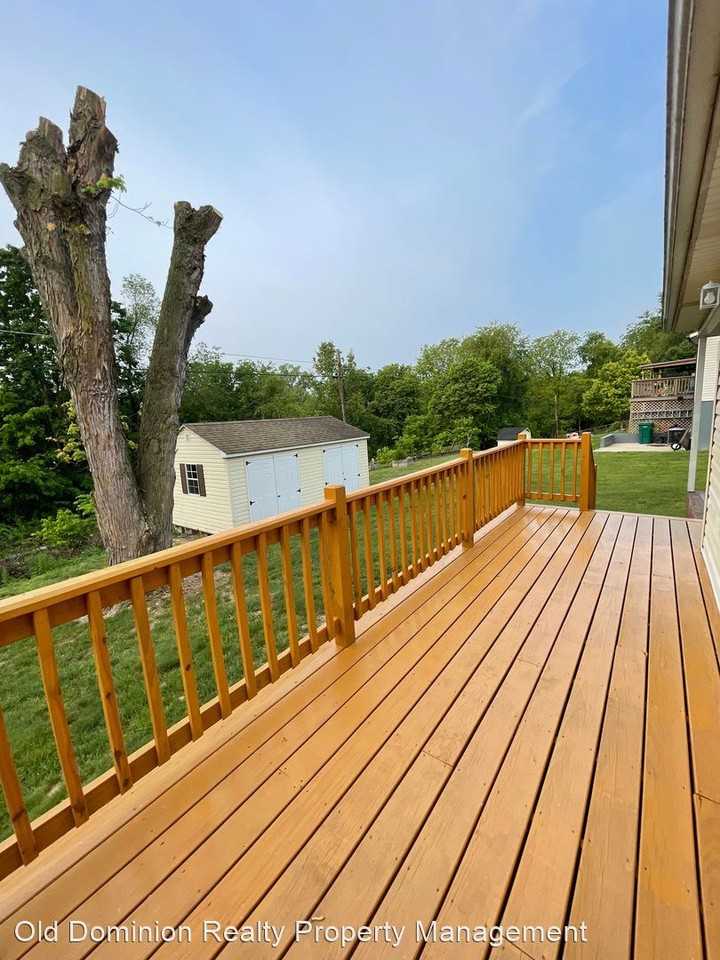 224 E Riverside Dr - Photo 3 of 15