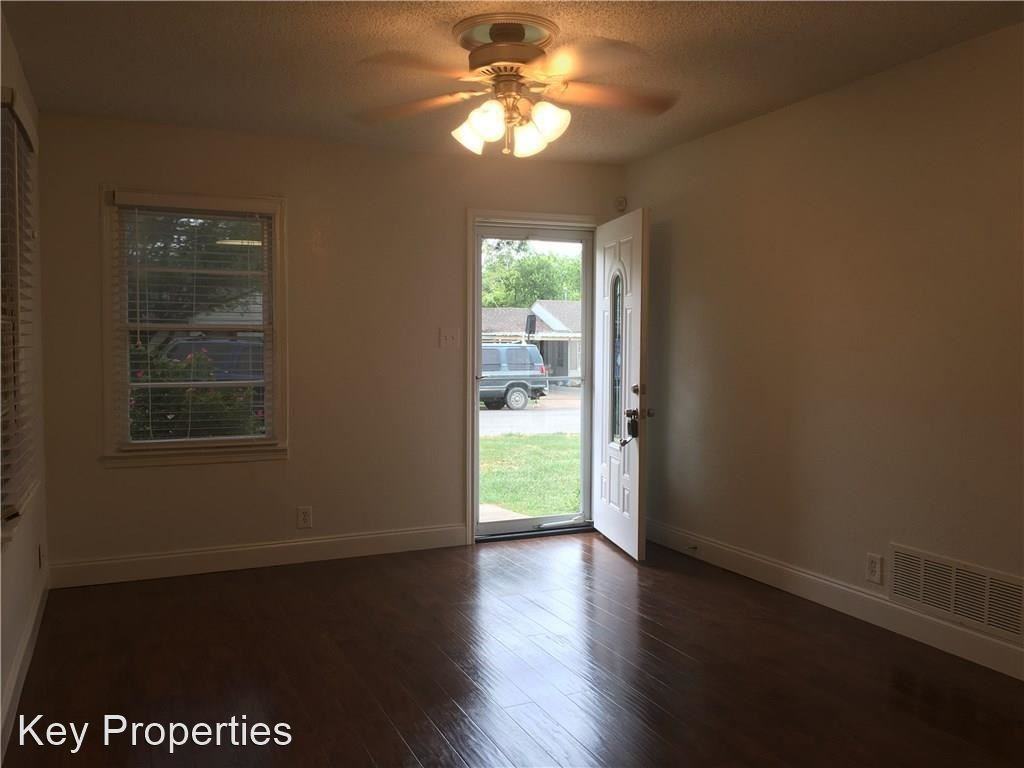 1636 Globe Ave - Photo 2 of 12