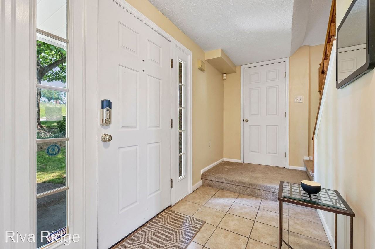 97 Sheldon Ave - Photo 3 of 27