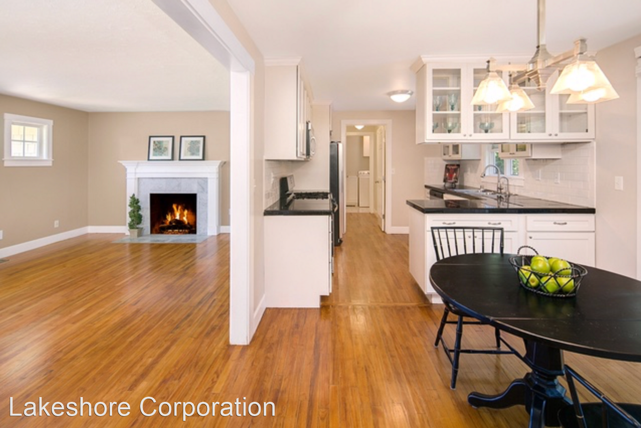 1830 7th St W - Photo 3 of 10