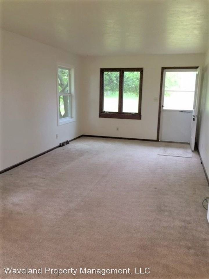 Southside Two Bedroom Duplex - Photo 2 of 10