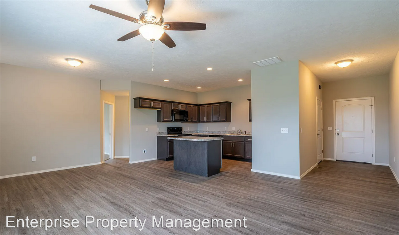 1351 S Normandy Ave - Photo 3 of 9