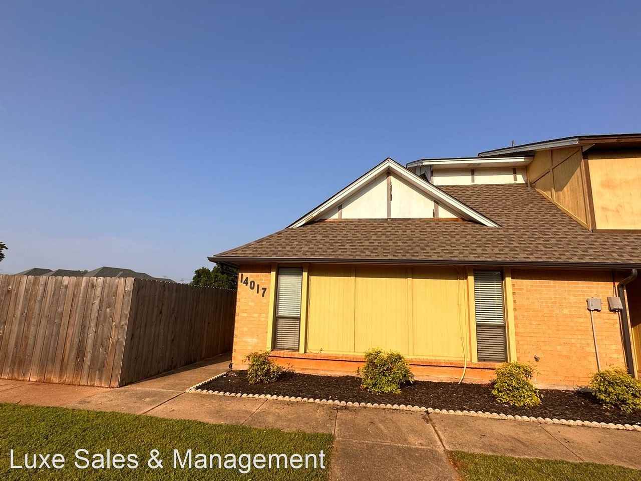 14017 Fairhill Ave - Photo 3 of 35