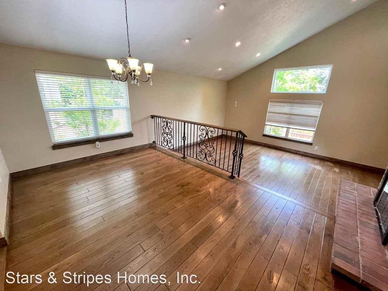 7660 E Phillips Cir - Photo 3 of 28