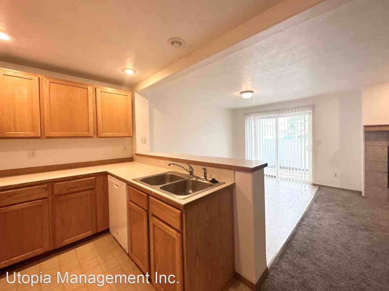 2428, 2430, 2432 SW Wickiup Ct - Photo 3 of 21