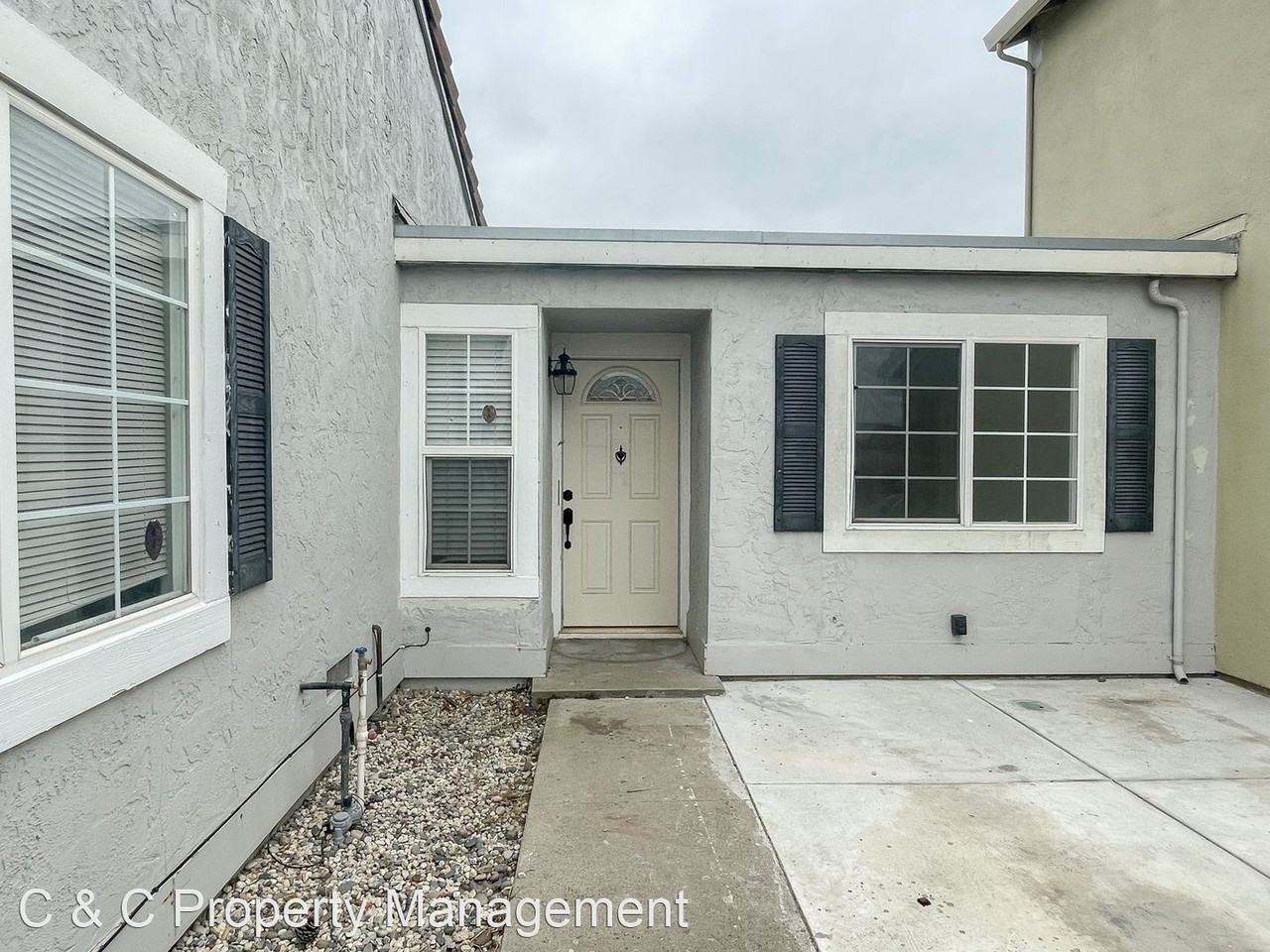 712 Sherman Cir - Photo 2 of 21