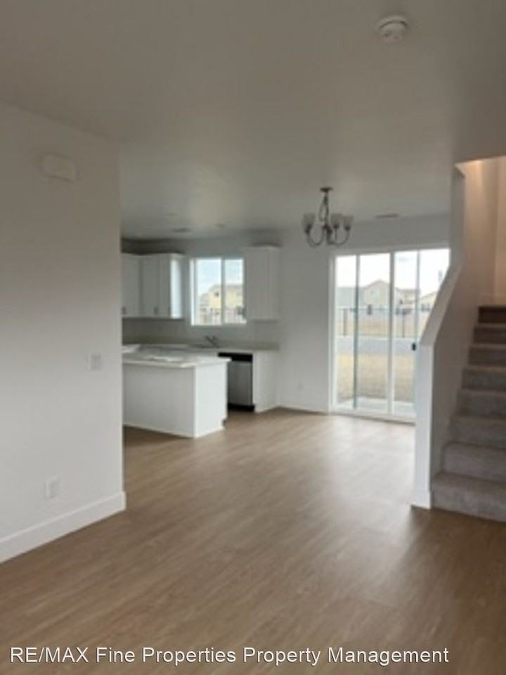 11557 Cepheus Rd - Photo 2 of 13