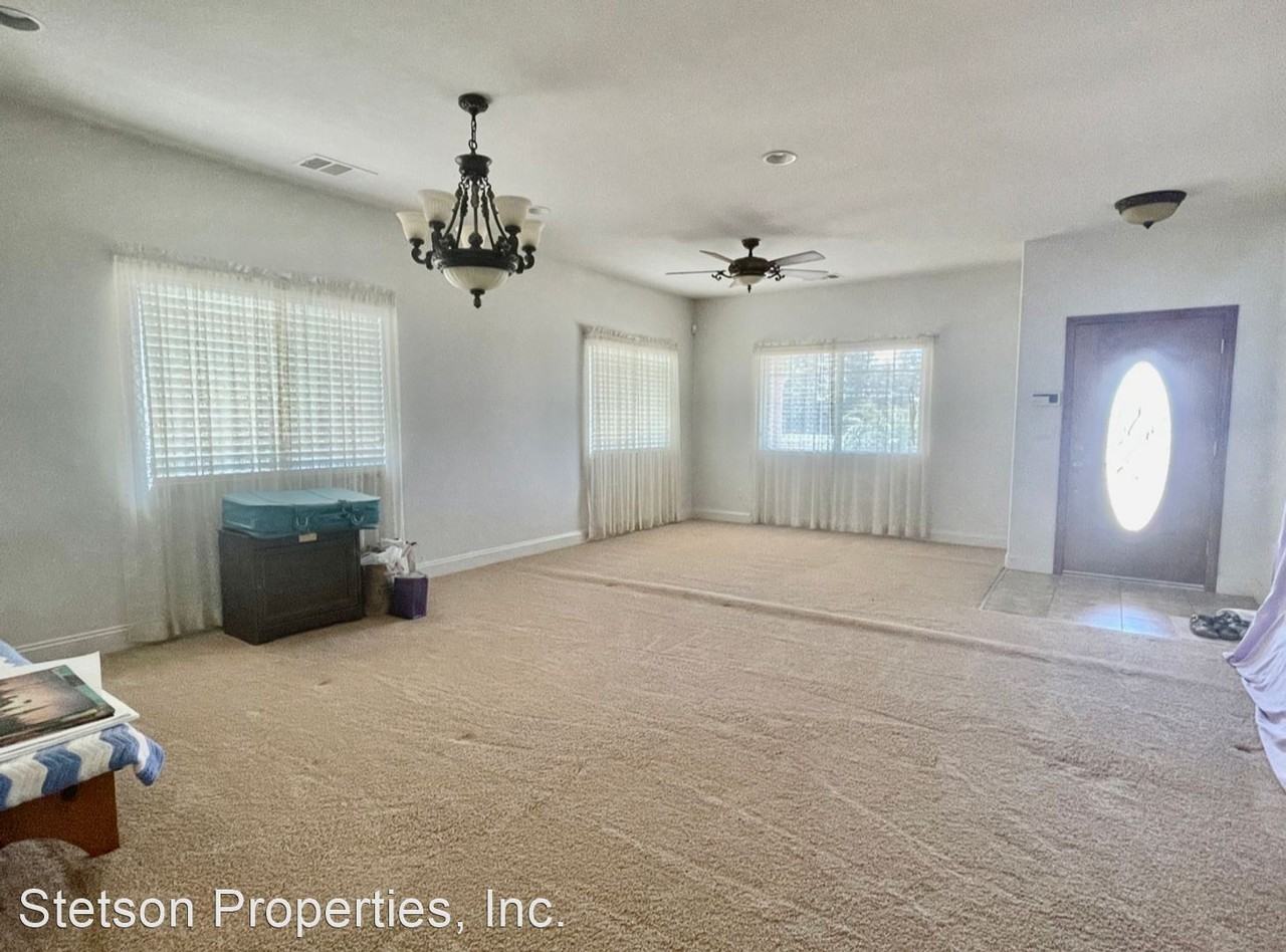 26250 Avenue 70 - Photo 3 of 12