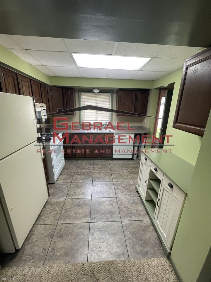 3522 Bennett Ave - Photo 3 of 9