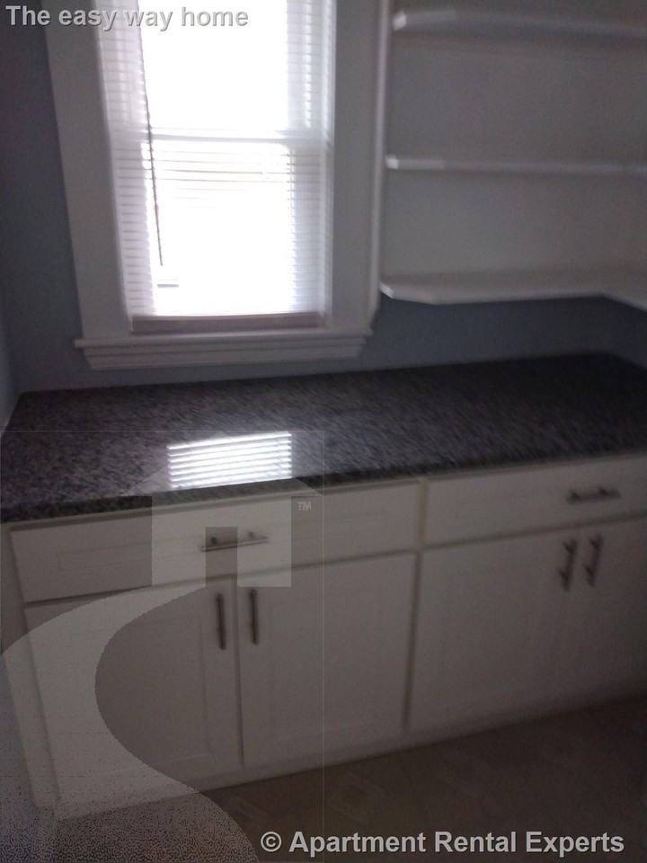 122 1st St - Photo 3 of 17