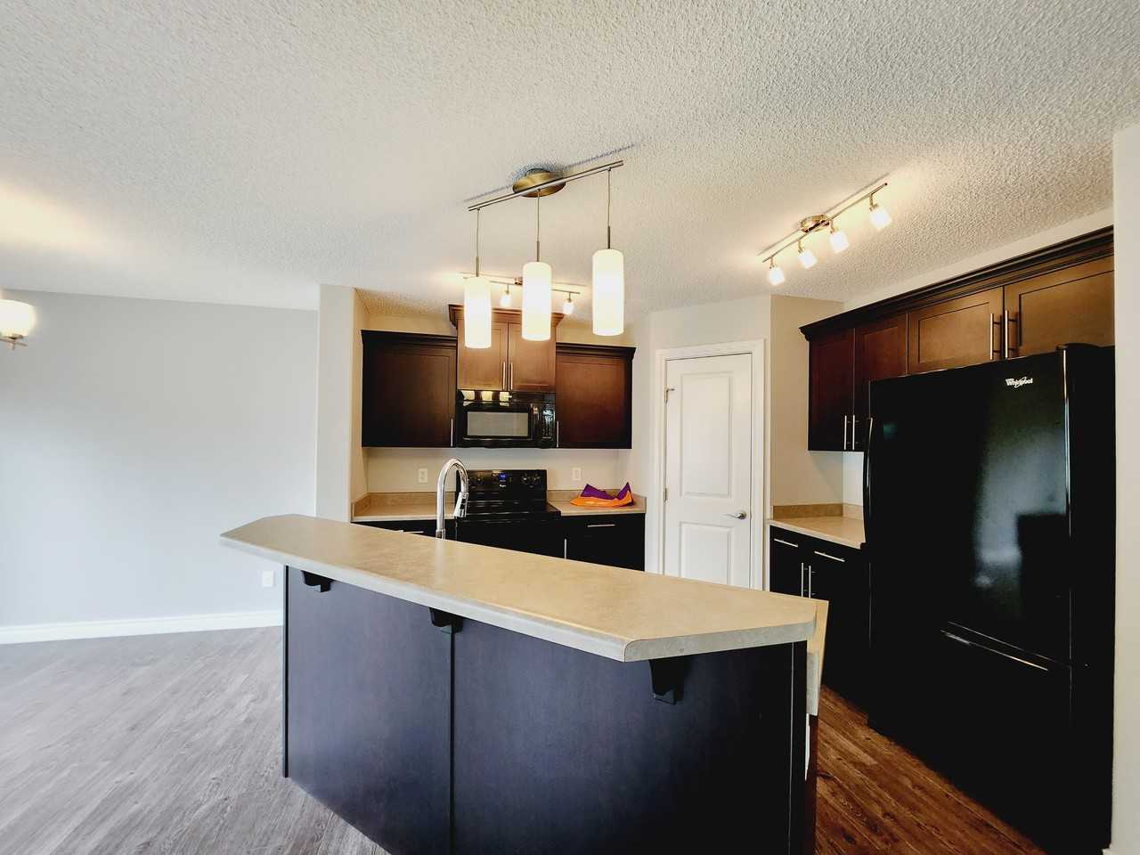 21123 94 Ave Nw - Photo 2 of 37