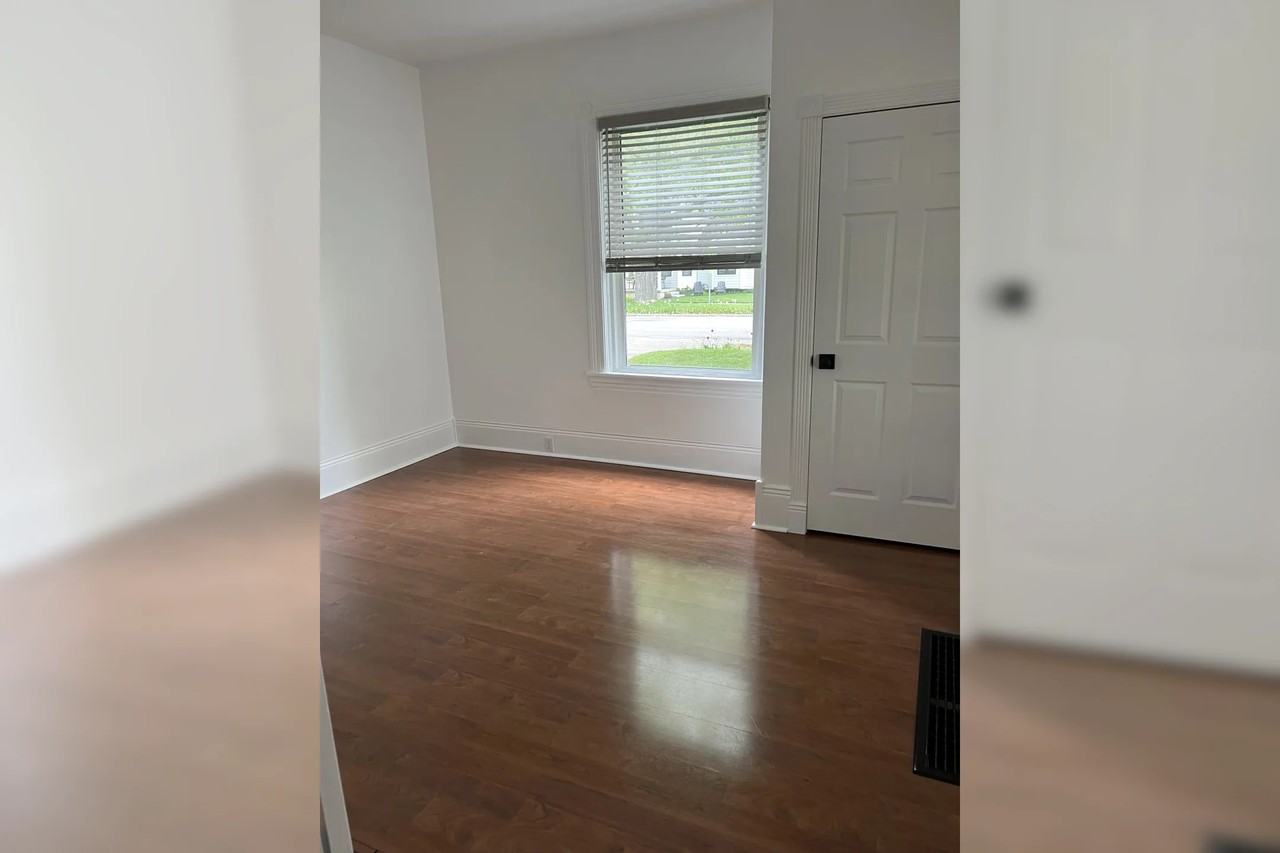 274 Van Raalte Ave - Photo 3 of 38