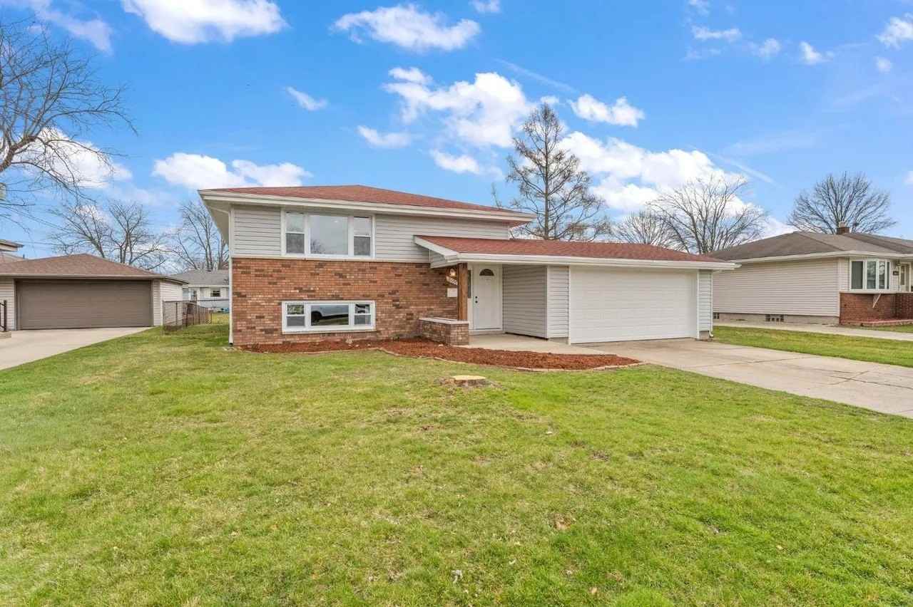 10037 4th St - Photo 3 of 28