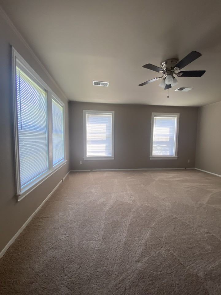6416 32nd St - Photo 3 of 17