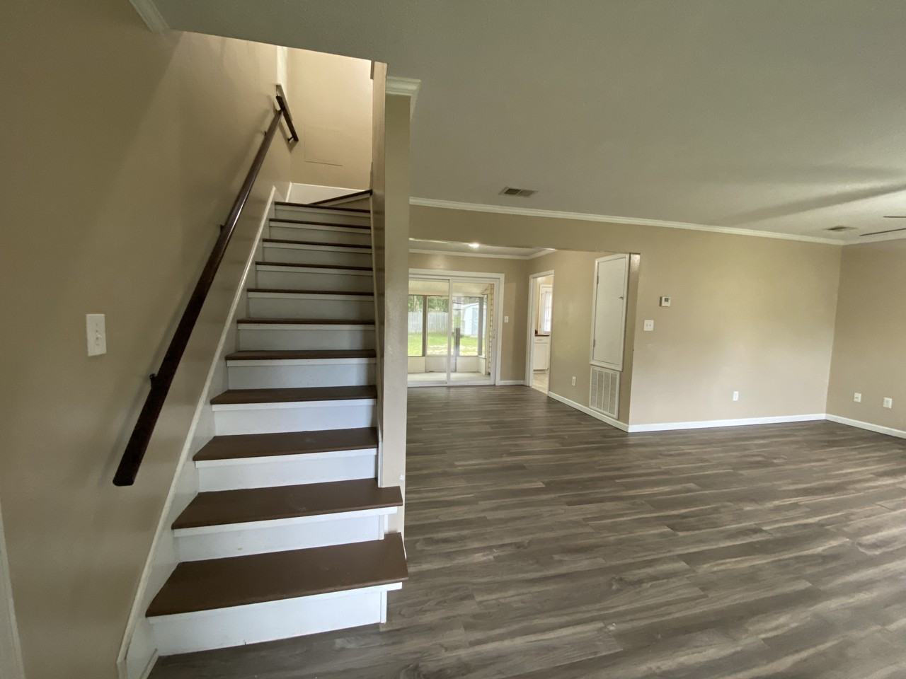 21162 Meadowbrook Dr - Photo 2 of 17