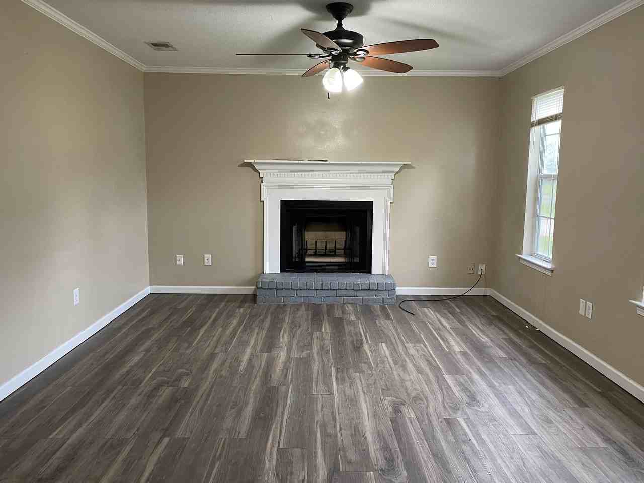 21162 Meadowbrook Dr - Photo 4 of 17