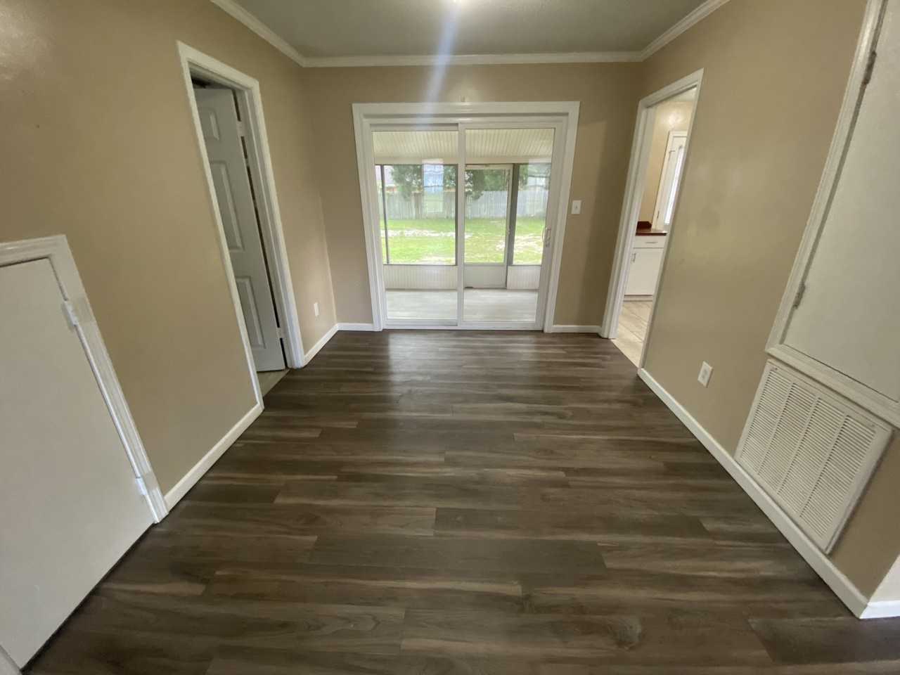 21162 Meadowbrook Dr - Photo 5 of 17