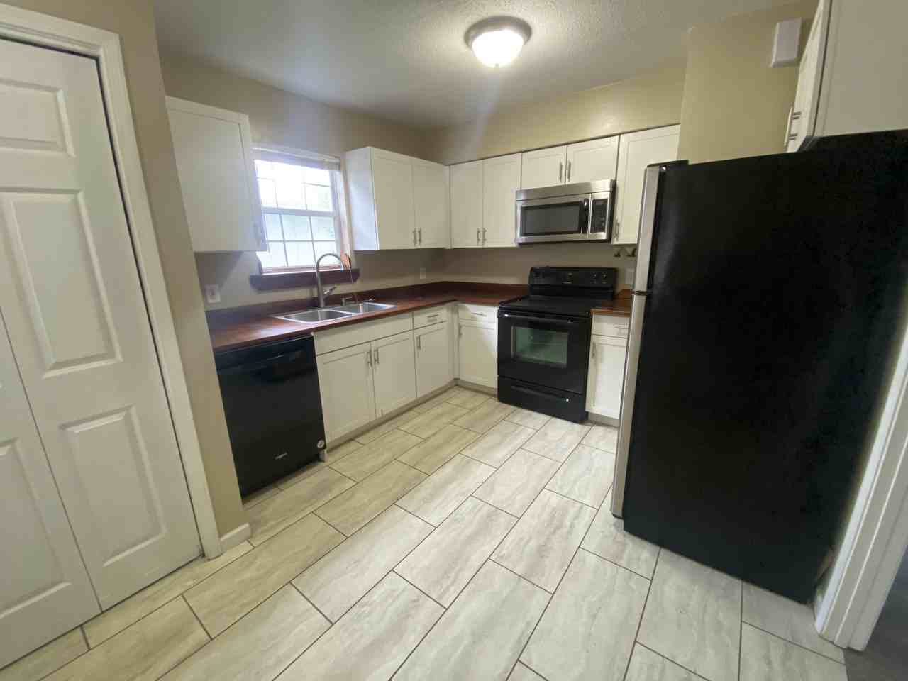 21162 Meadowbrook Dr - Photo 7 of 17