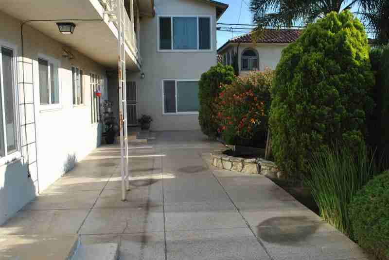 3130 E 2nd St #4 - Photo 3 of 25