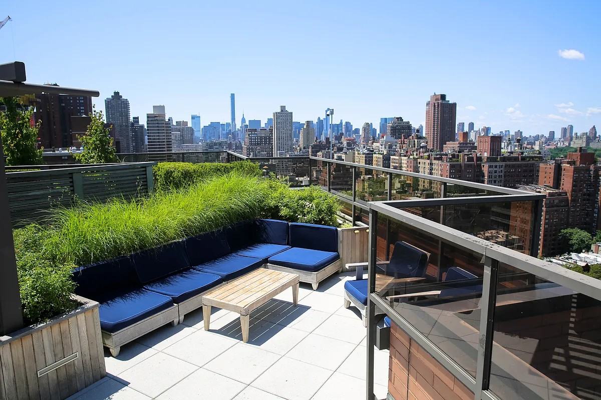 E 96th St 20F, New York, NY 10128 1 Bedroom Apartment for 4,350/month