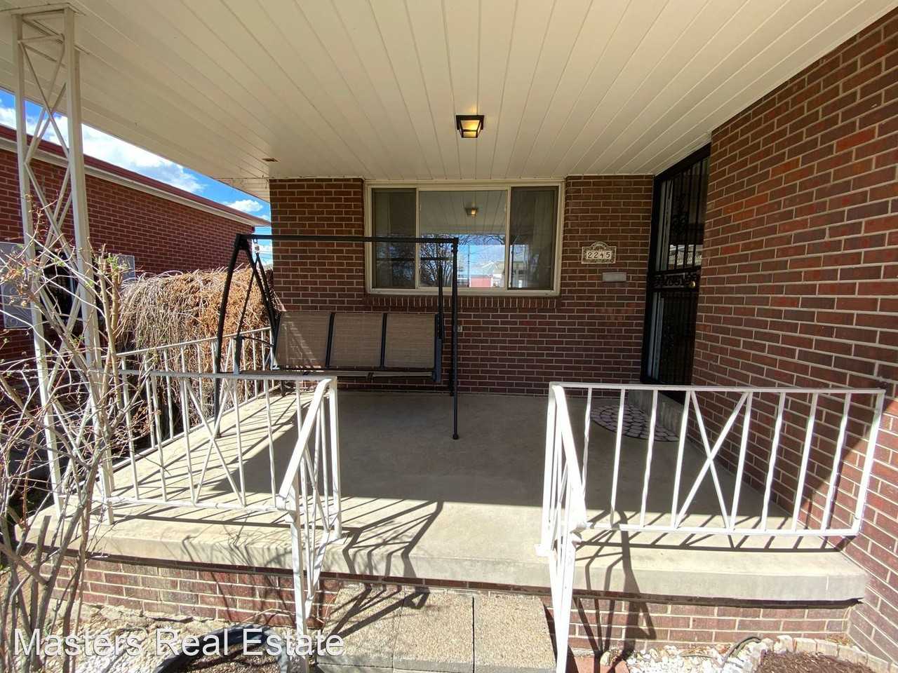 2245 Marshall St - Photo 3 of 33