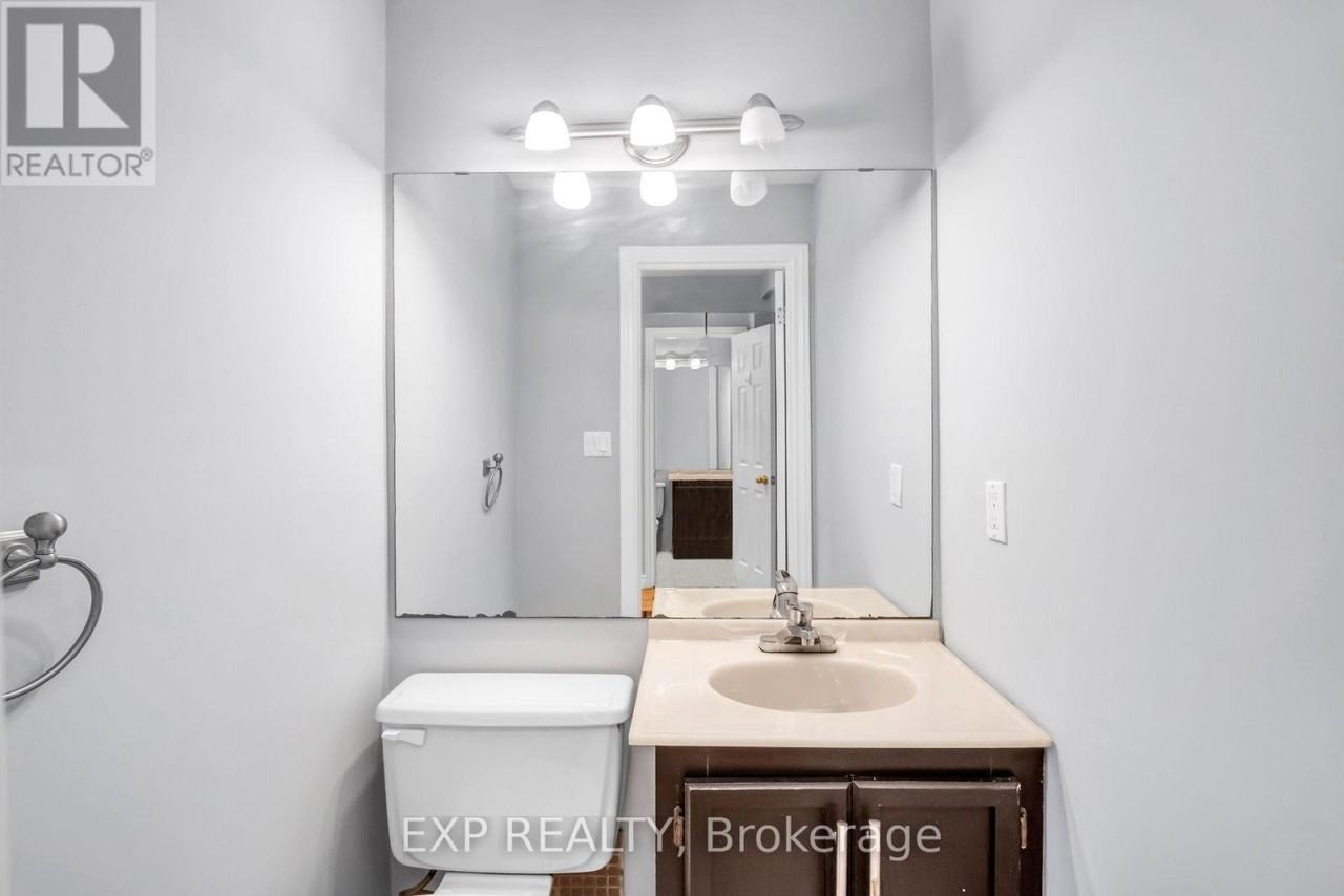 81 Hamilton Street South - Photo 3 of 9