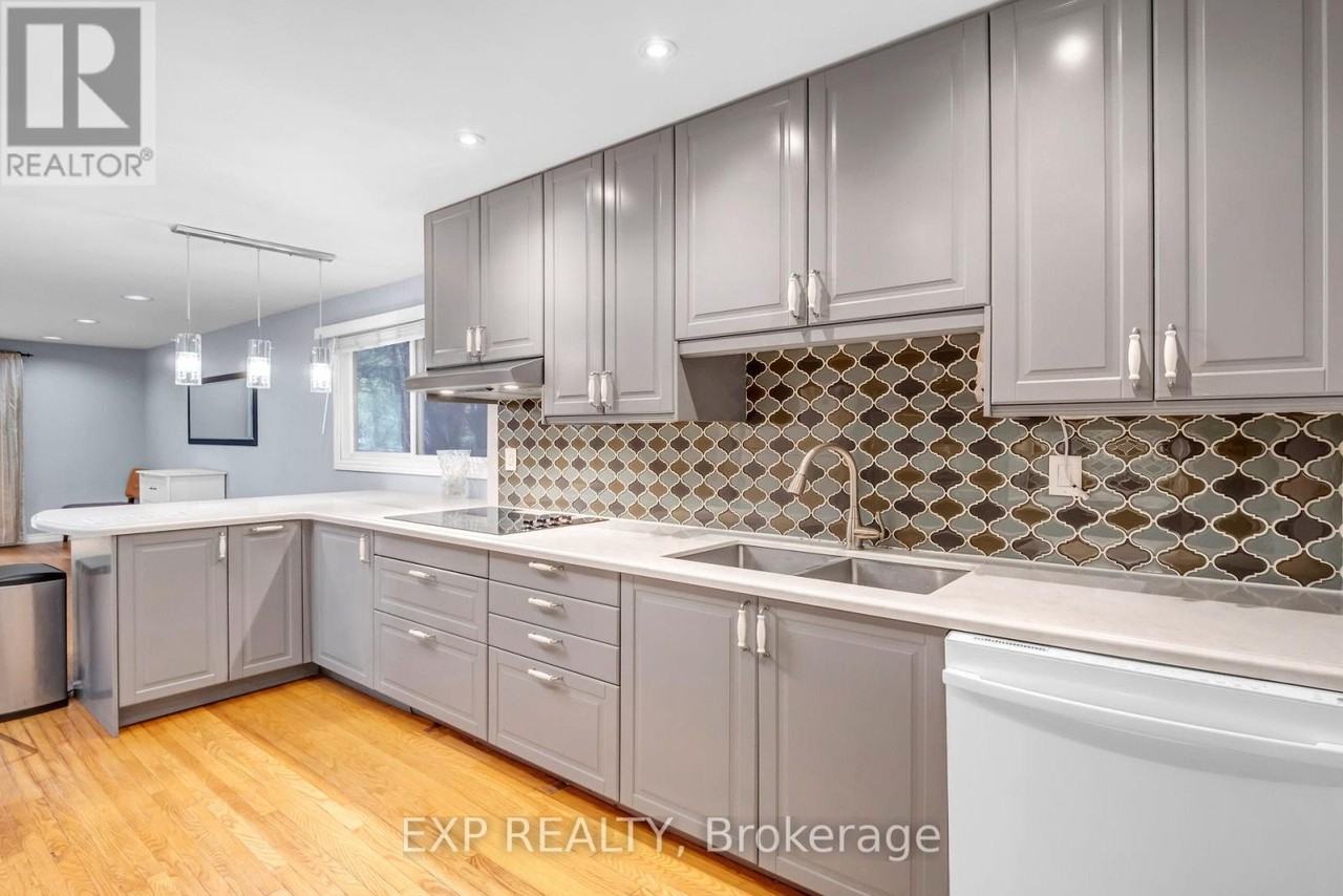 81 Hamilton Street South - Photo 2 of 9