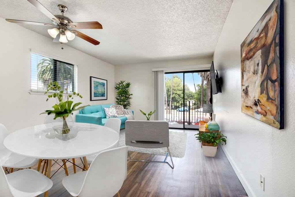 Sherway Villa - Photo 4 of 19