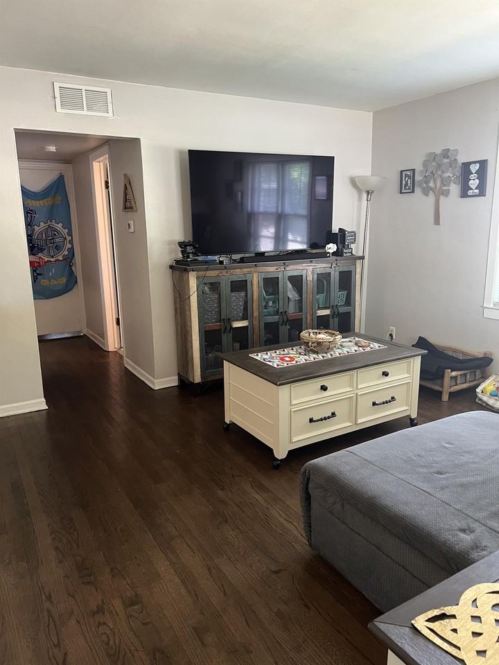 1130 E Russell Ave #1 - Photo 2 of 17