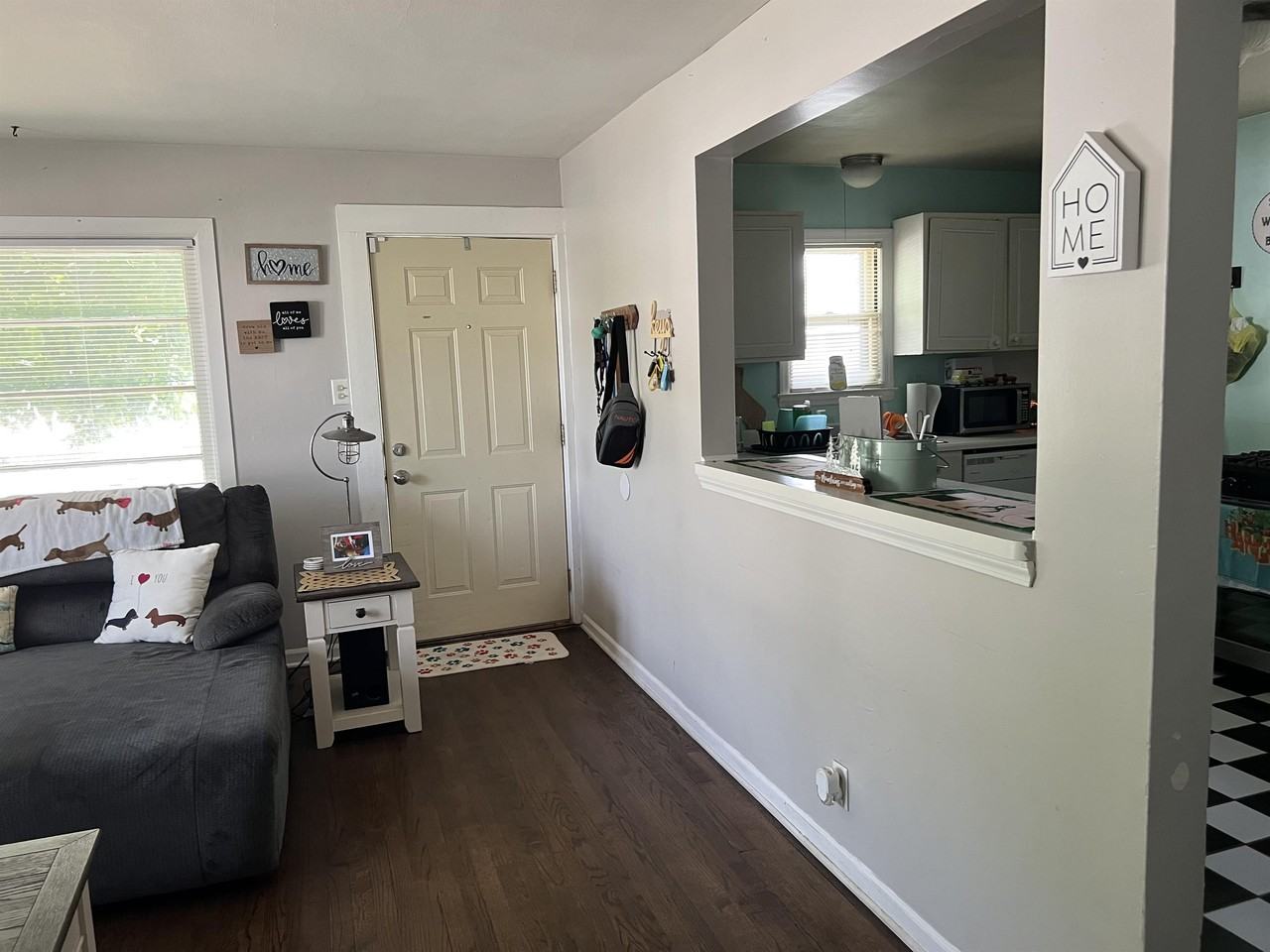 1130 E Russell Ave #1 - Photo 3 of 17