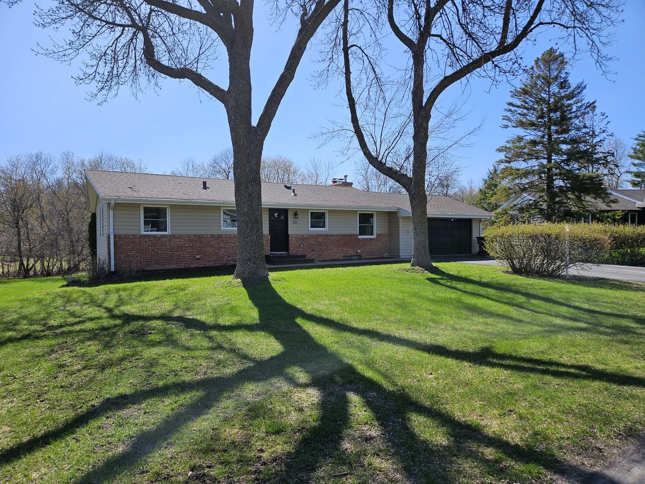 111 Glendale Dr - Photo 3 of 7