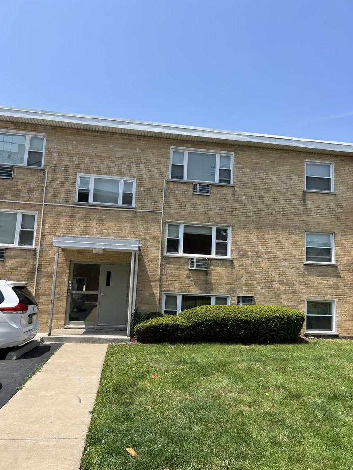 1306 East Roosevelt Road #2 - Photo 3 of 15