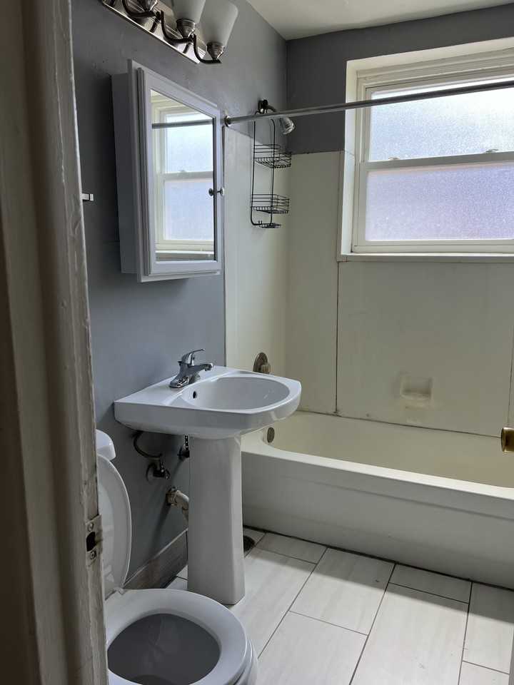 1306 East Roosevelt Road #2 - Photo 5 of 15