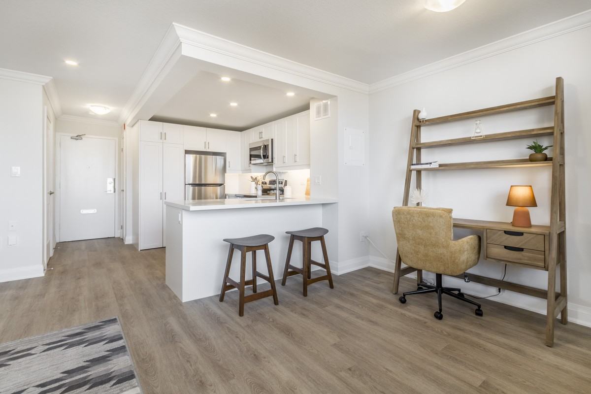 633 Northcliffe Blvd Apartments in Oakwood Vaughn, Toronto, ON M6E