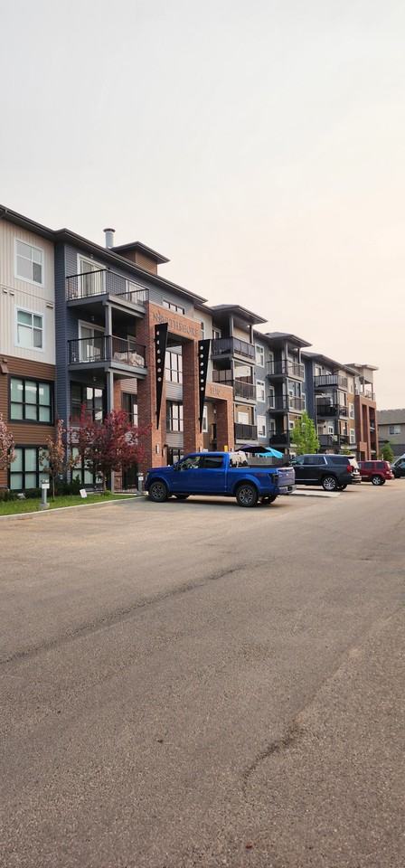 Ground floor 2 bed 2 bath condo*two parking stalls*Storage locker*Patio* Apartments 5510