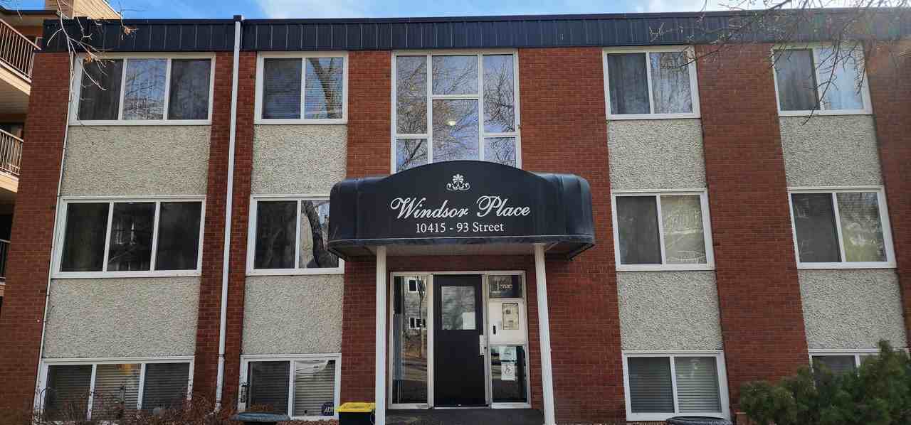 Cozy 2 bed 1 bath apartment*Heat & Water Included*Downtown*Parking stall* Apartments 10415 93