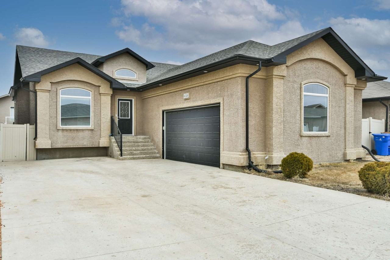 4026 Freeman Rd E, Regina, SK S4V 1J6 4 Bedroom House for 3,200/month