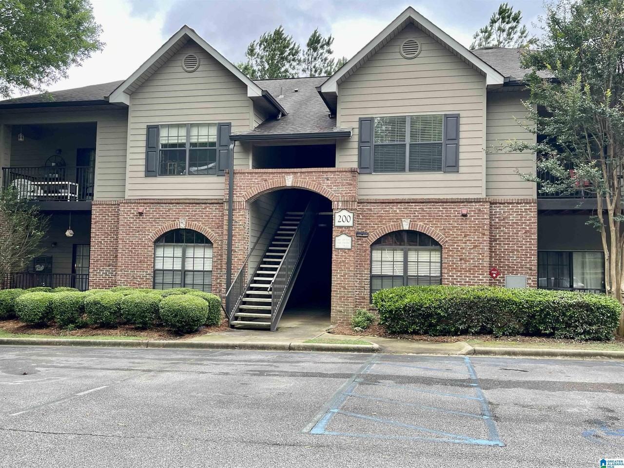 213 Sterling Oaks Dr 213, Hoover, AL 35244 2 Bedroom Condo for 1,475