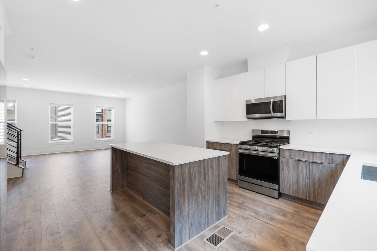 14 Mural Walk Ne - Photo 5 of 32