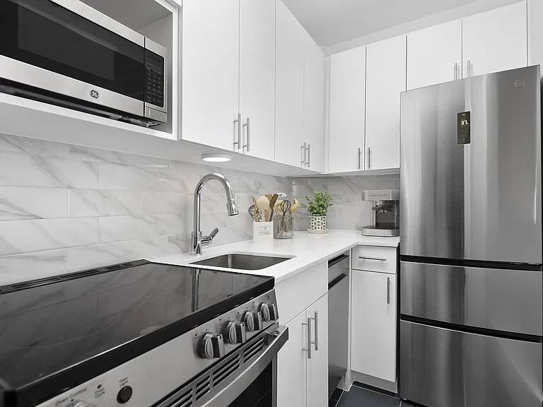 N Lake Shore Dr #11G - Photo 2 of 27