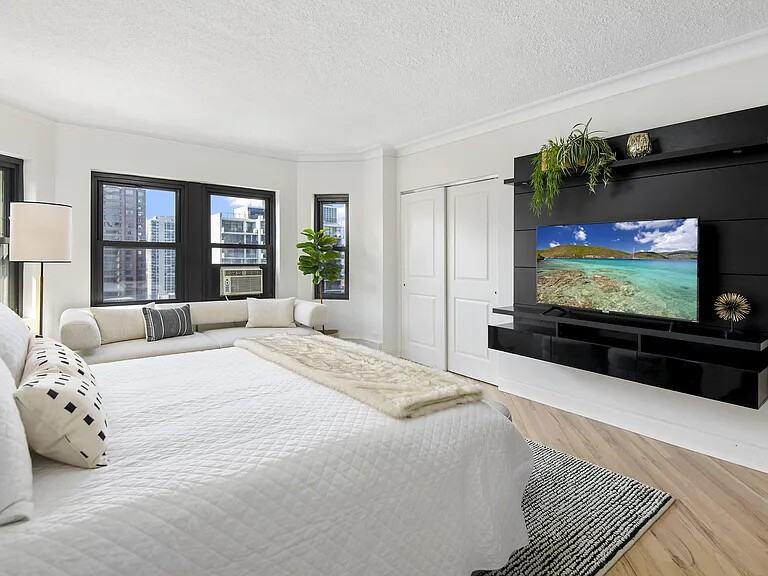 N Lake Shore Dr #22C - Photo 6 of 28