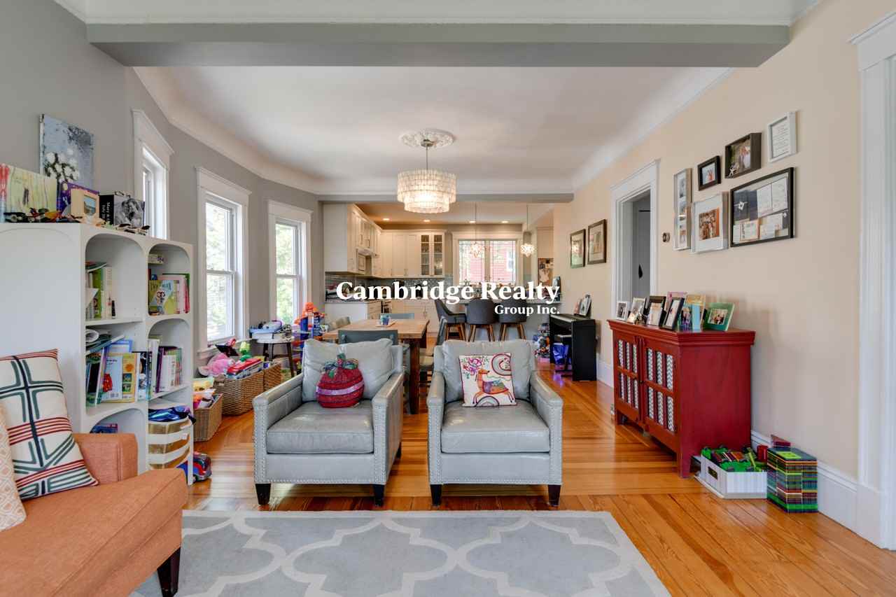 39 Windsor Rd - Photo 3 of 18