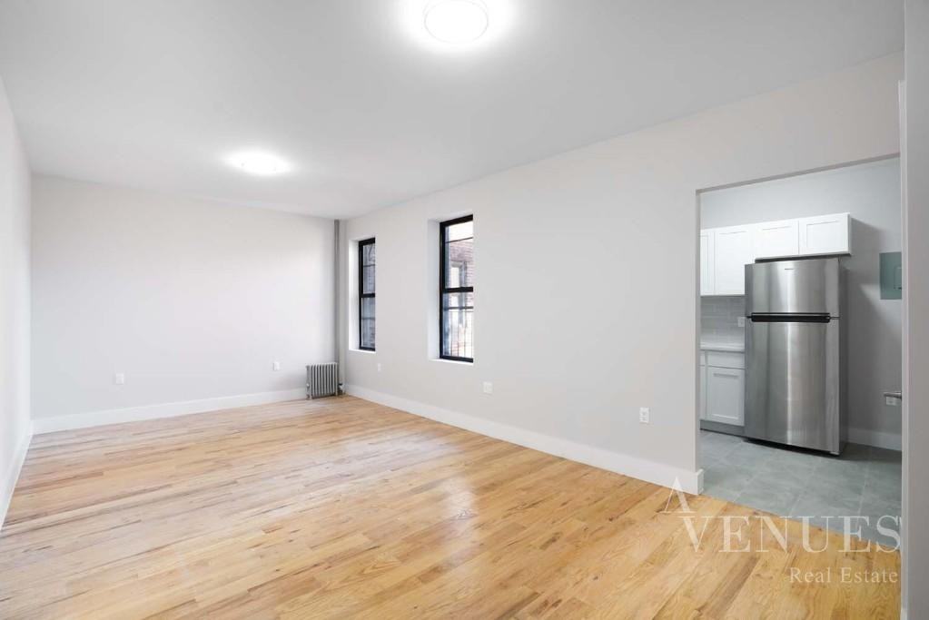 957 Woodycrest Ave #10A - Photo 2 of 8