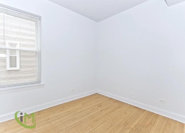 W Wellington Ave #02F - Photo 4 of 6