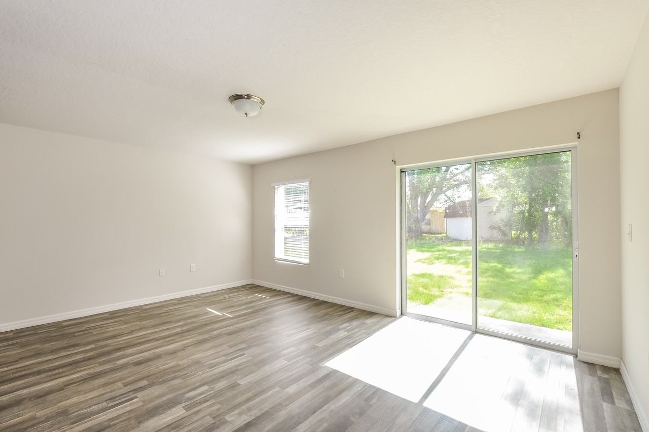 172 Bird Of Paradise Dr - Photo 3 of 12