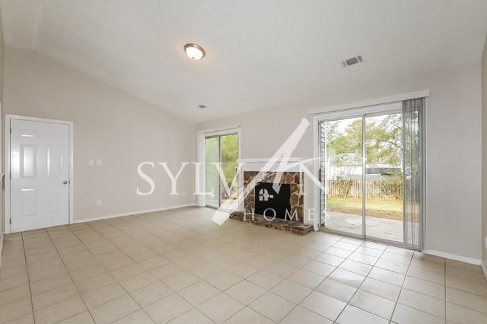 4602 Garden Hills Dr - Photo 2 of 15