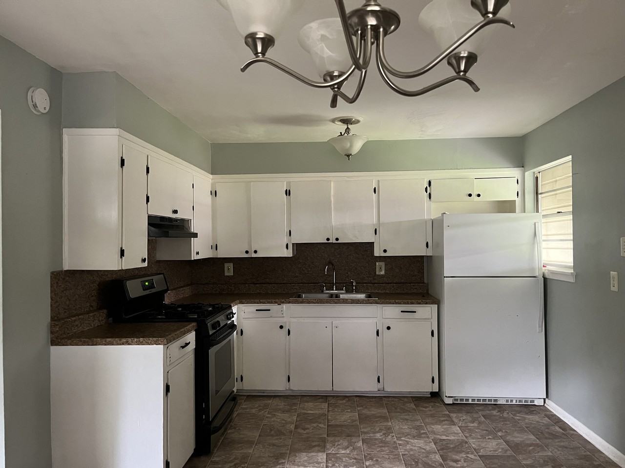 2102 Monroe Ave #NA - Photo 2 of 9