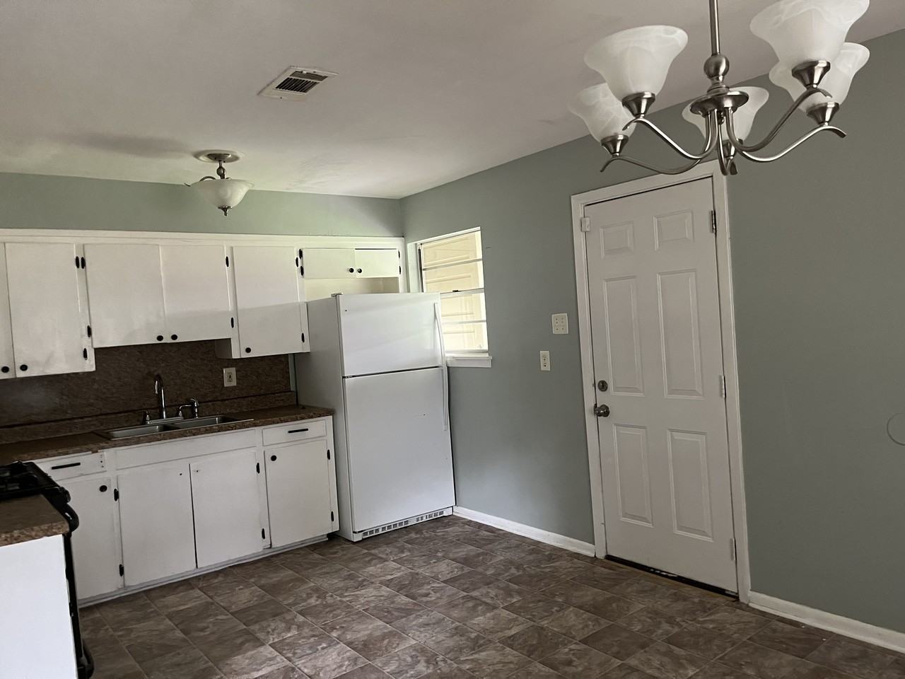 2102 Monroe Ave #NA - Photo 3 of 9