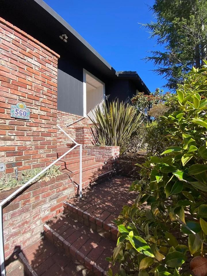 560 Mountain Ave #NA - Photo 2 of 21